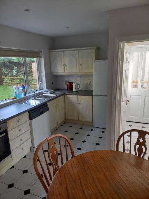Large 4Bed Available Long-Term In Letterkenny Villa Dış mekan fotoğraf